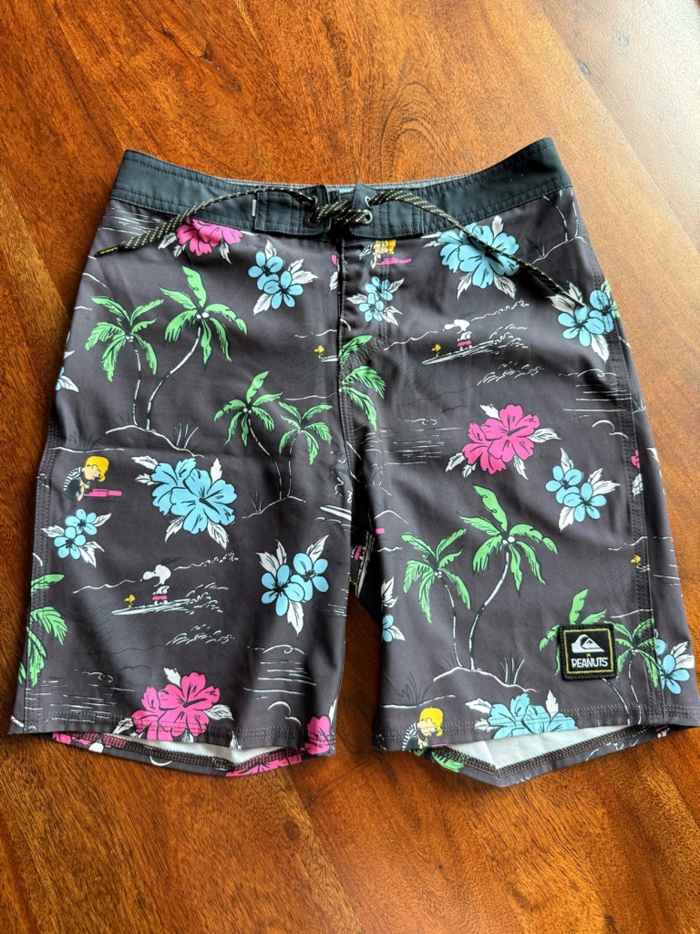QuiksilverxPEANUTS limited edition Tropical Board Shorts